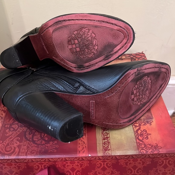 Vince Camuto black boots, size 8 1/2 - Picture 4 of 6